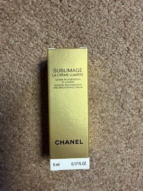 CHANEL La Crème Lumiere NIB